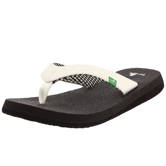 sanuk flip flops white